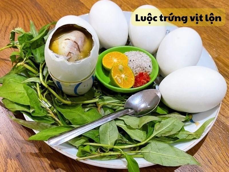 Thực hư quan niệm bà bầu ăn trứng vịt lộn khi mang thai, con sinh ra sẽ chân dài?