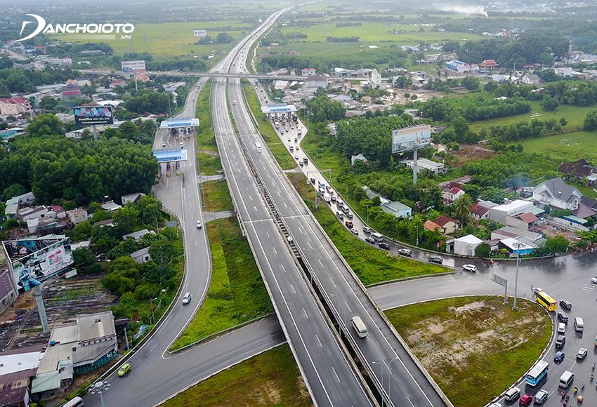 Phí đường bộ 2024: Bảng biểu phí và thủ tục mua