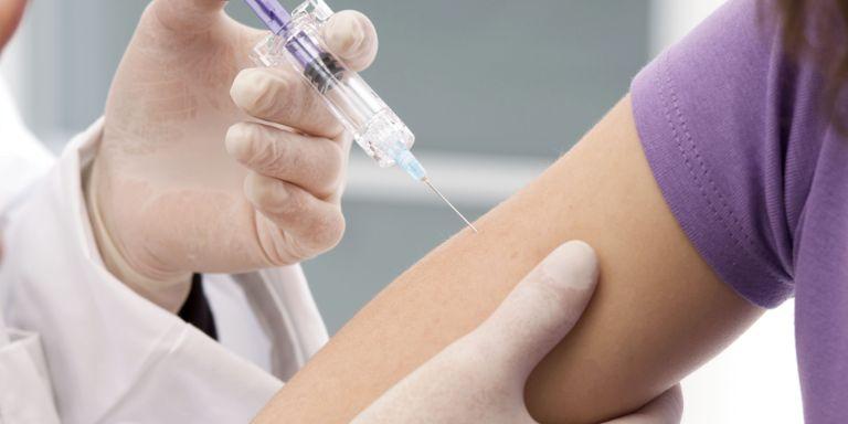 Độ Tuổi Tiêm HPV là gì? 27, 28, 29, 30, 40 Tuổi Nên Tiêm Không?