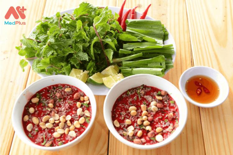 Bà bầu ăn tiết canh được không? 4 tác hại tiềm ẩn