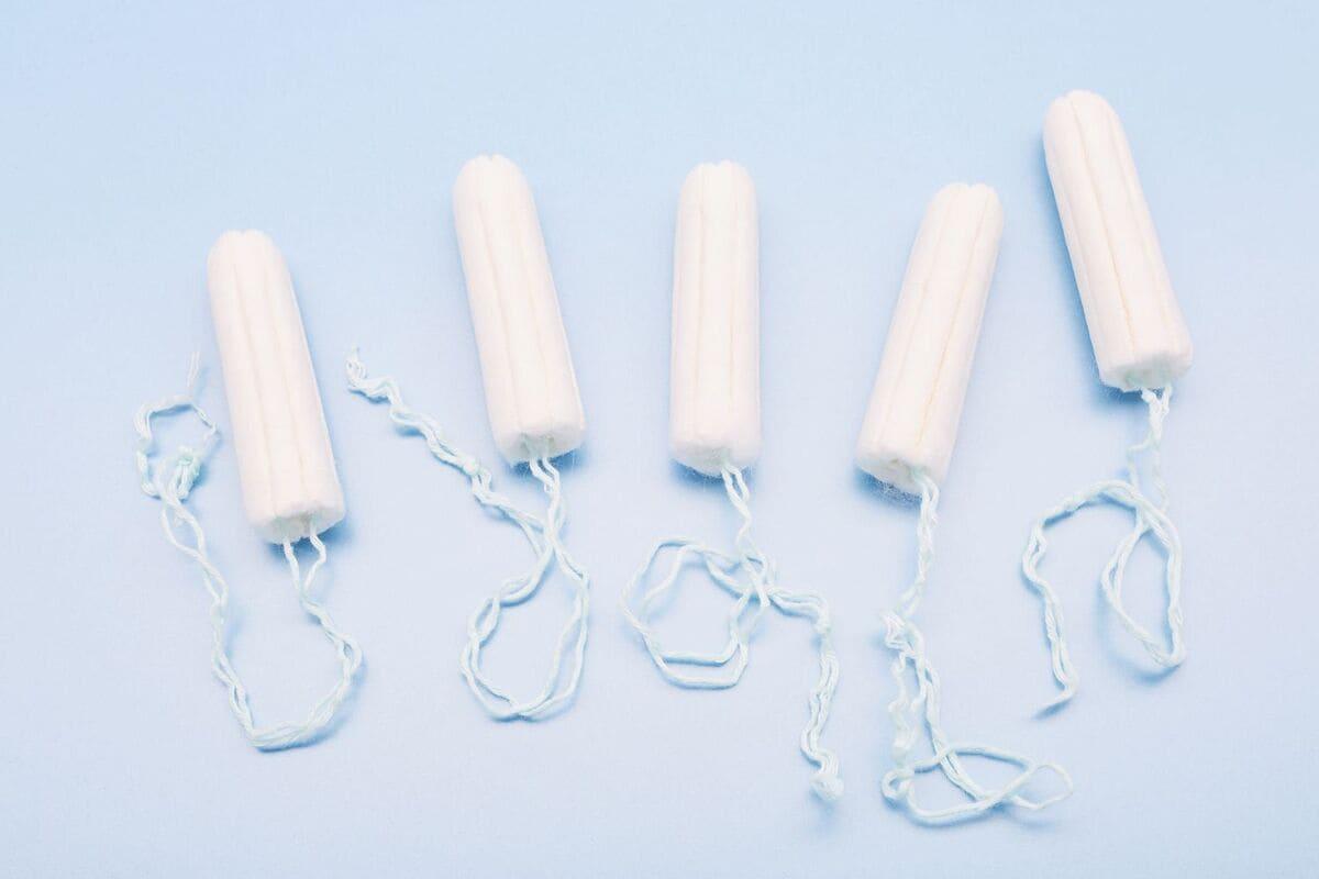 Dùng tampon đi bơi được không và cách dùng sao cho an toàn