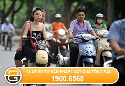 Ô tô, xe máy đi ngược chiều thì mức phạt là bao nhiêu tiền?