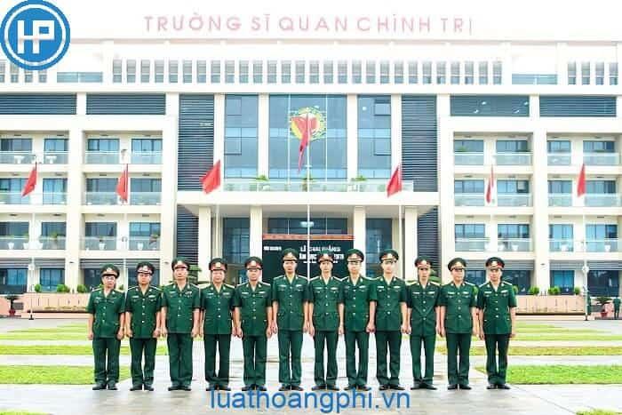 Trường sĩ quan chính trị có tuyển nữ hay không?