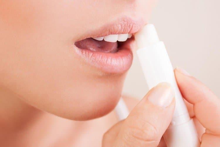 14 công dụng của vaseline để làm đẹp và lưu ý khi sử dụng