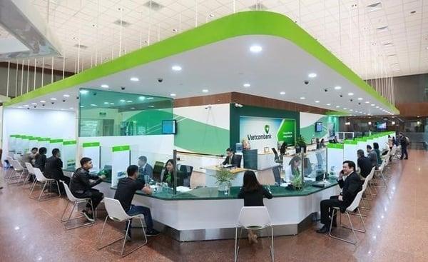 100 triệu gửi ngân hàng Vietcombank lãi suất bao nhiêu?