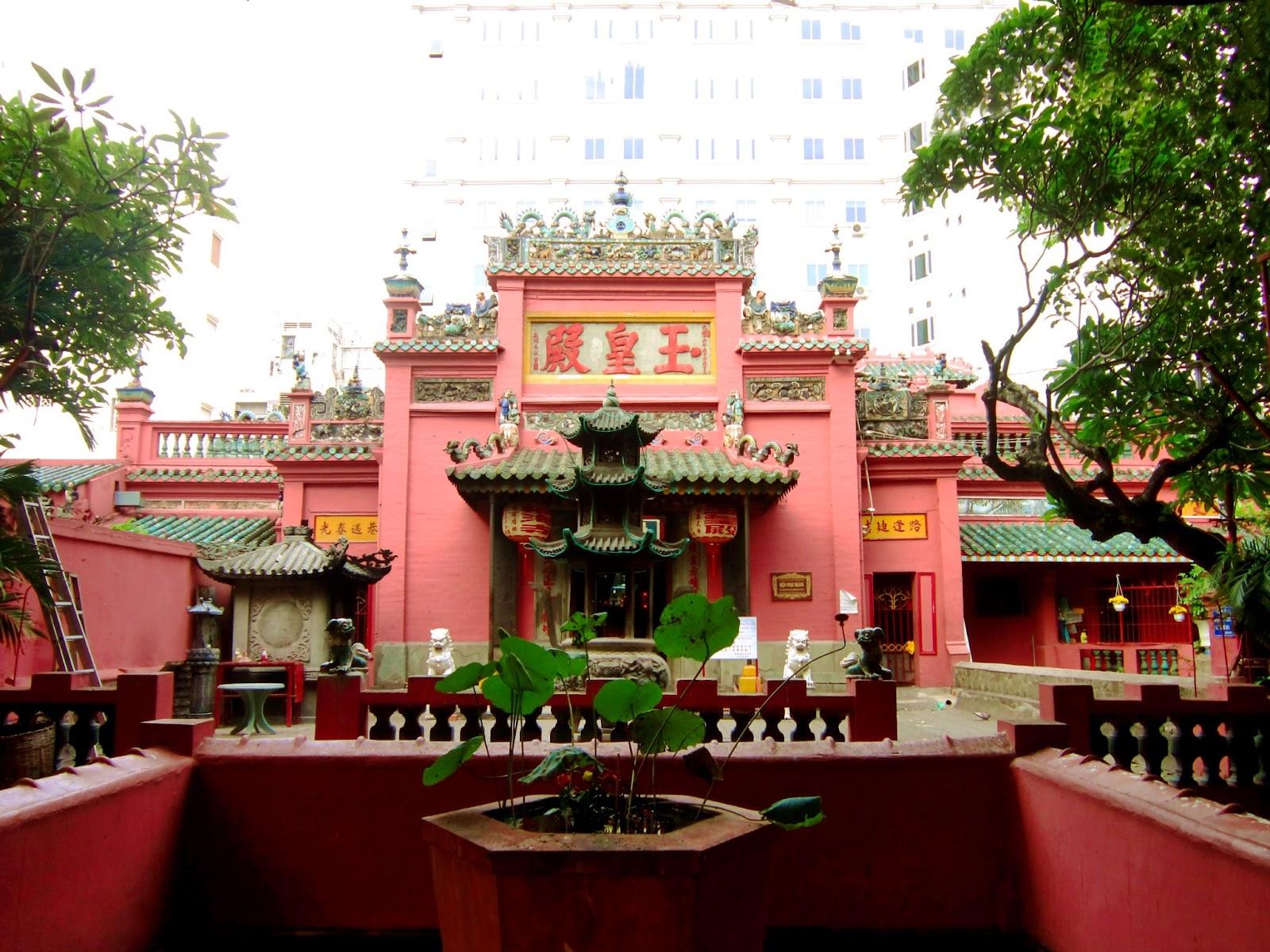 Chùa Ngọc Hoàng - Chùa cầu con, cầu duyên ở TPHCM - Du lịch Thành phố Hồ Chí Minh - Sống động từng trải nghiệm!