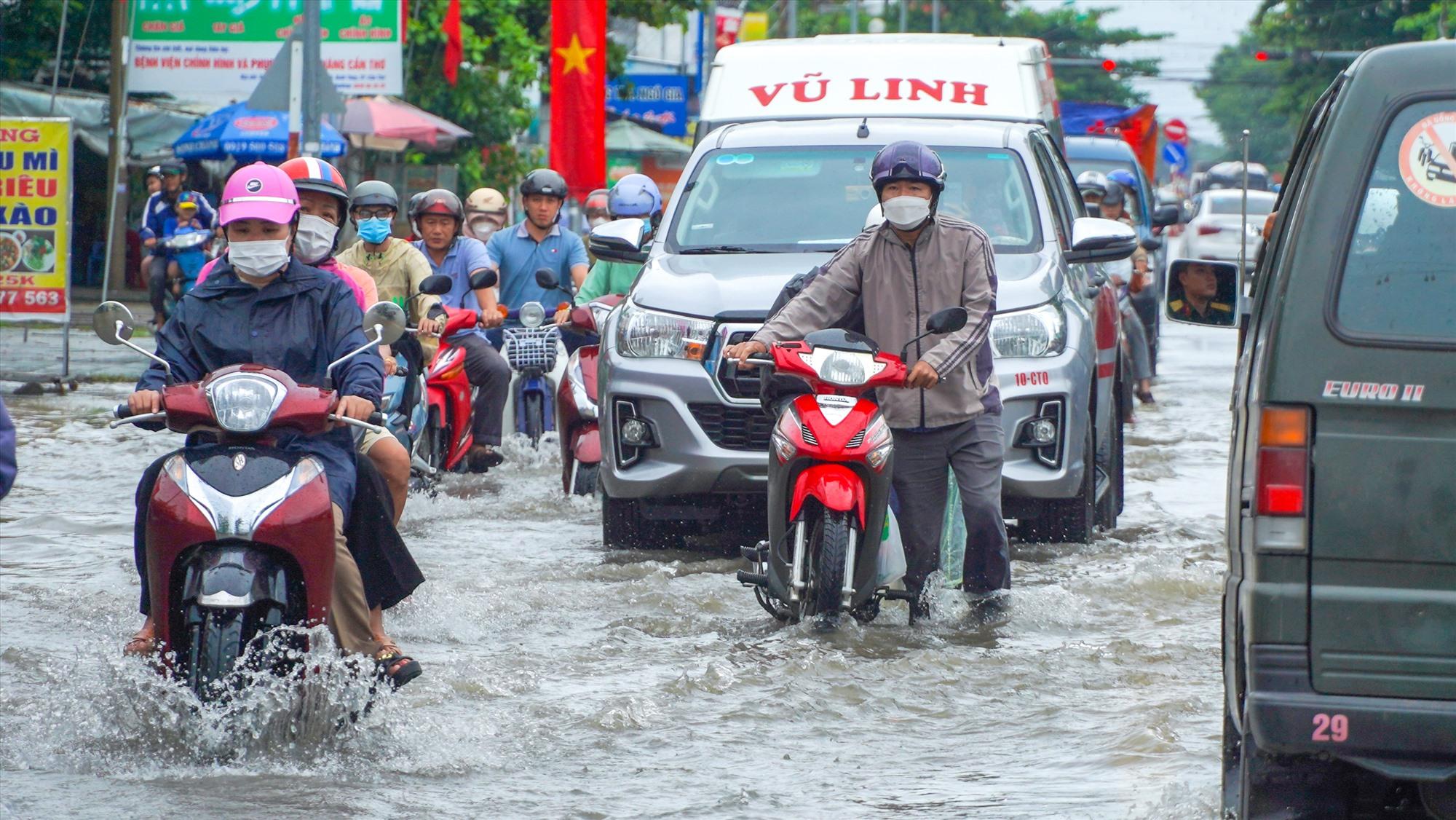 Ngập úng đô thị ở Đồng bằng sông Cửu Long ngày càng nhanh, càng nặng