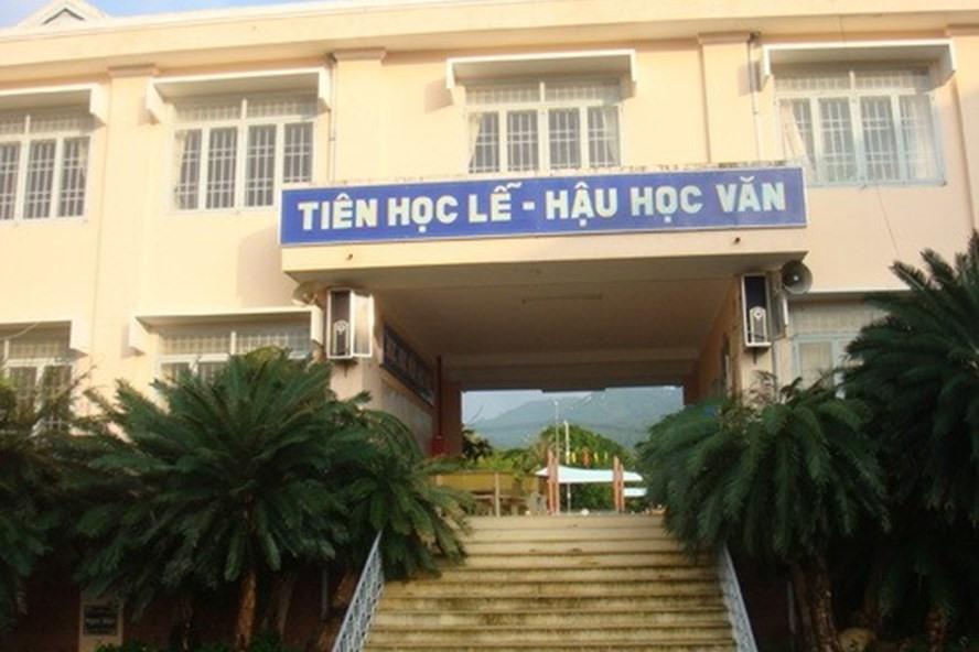 Giải thích câu tục ngữ Tiên học lễ, hậu học văn