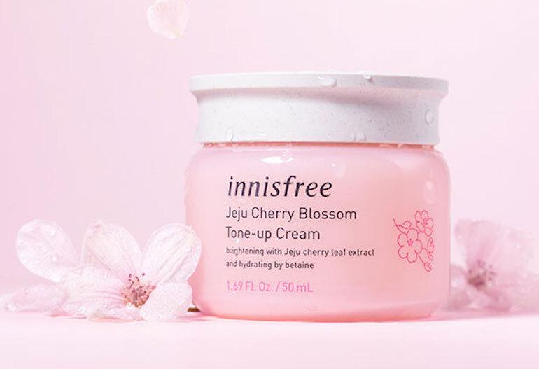 Review chi tiết về bộ đôi kem dưỡng da Innisfree màu hồng