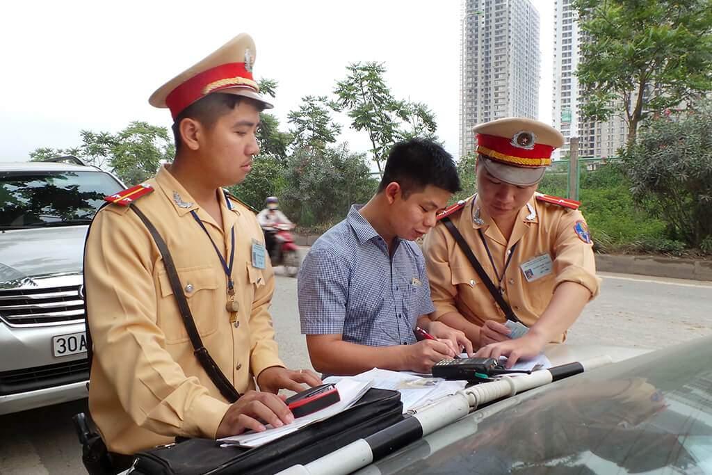 BẢO HIỂM Ô TÔ HẾT HẠN CÓ BỊ PHẠT TIỀN ?