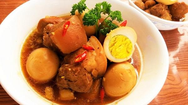 Thịt kho tàu bao nhiêu calo? Ăn thịt kho tàu có béo không?