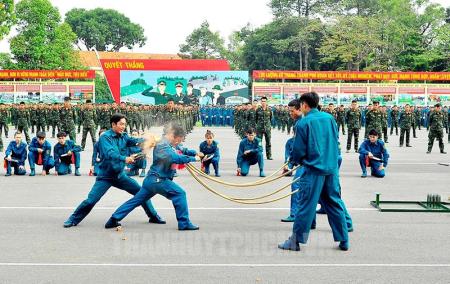 Tiếp tục xây dựng lực lượng dân quân tự vệ vững mạnh, rộng khắp, đáp ứng yêu cầu, nhiệm vụ - Tạp chí Quốc phòng toàn dân