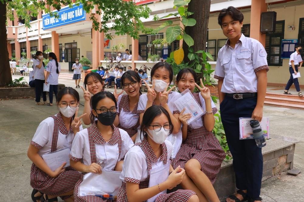 &apos;Việc đầu tiên sau khi thi xong là em đi gội đầu&apos;